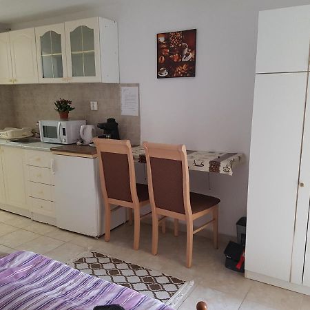 Apartmán Kriszta Apartmanhaz Balatonlelle Exteriér fotografie