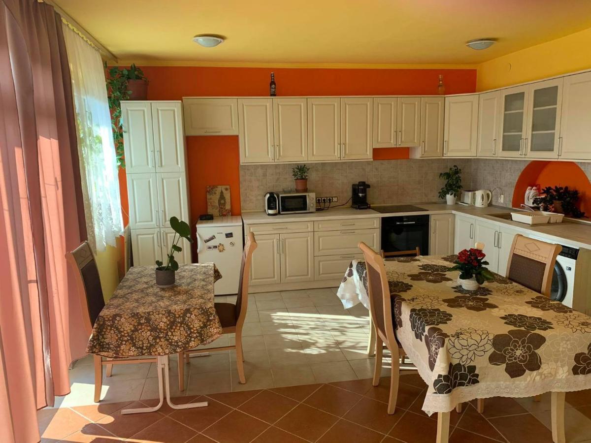 Apartmán Kriszta Apartmanhaz Balatonlelle Exteriér fotografie