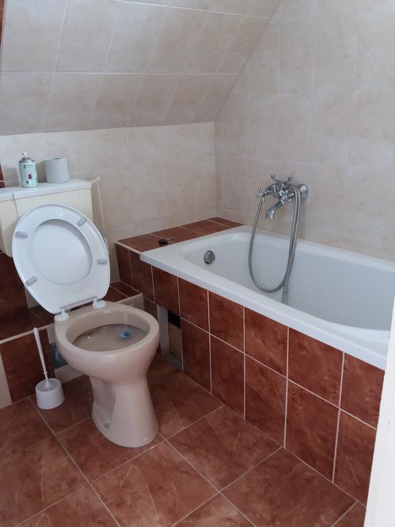 Apartmán Kriszta Apartmanhaz Balatonlelle Exteriér fotografie